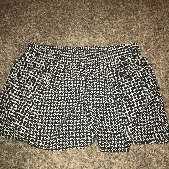 a.n.a Pants - Ana shorts large a.n.a Pants - Ana shorts large